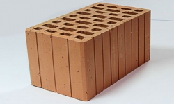 BAKONYTHERM® pálená děrovaná cihla B-30 se zvýšenou tepelnou izolací